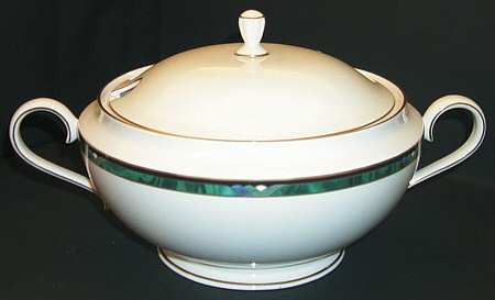 Kelly Tureen &  Lid