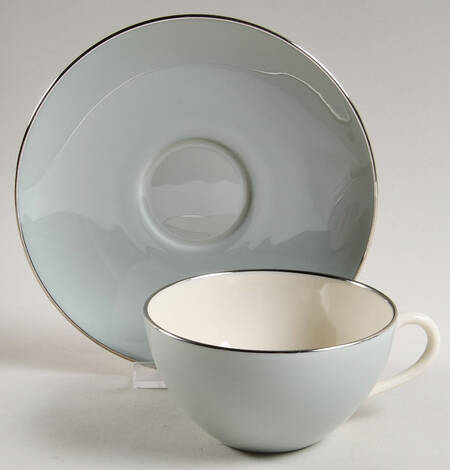 L2 Flat Cup & Saucer Set