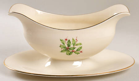 L4 Gravy Boat with Attached Underplate