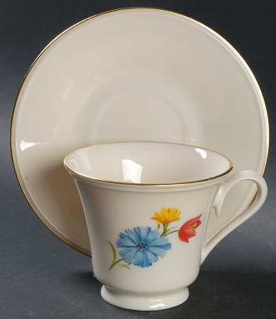 L9 Footed Cup & Saucer Set