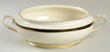 Langdon Gate Round Vegetable No Lid