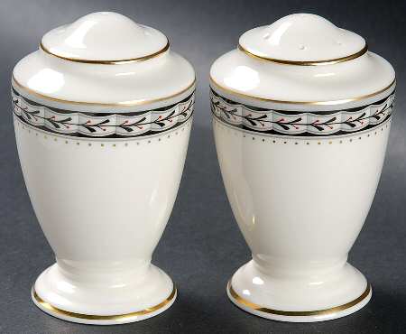 Laurenwood Place Salt & Pepper Set