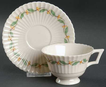 Lenore Footed Cup & Saucer Set