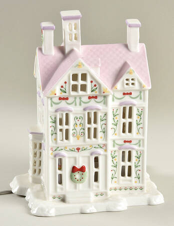 Lenox Village Giftware Battery Lighted Figural House