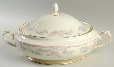 Litchfield Garden Round Covered Vegetable