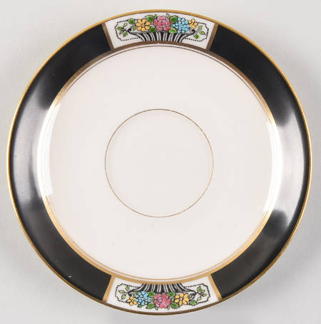 Meadowbrook Black Saucer