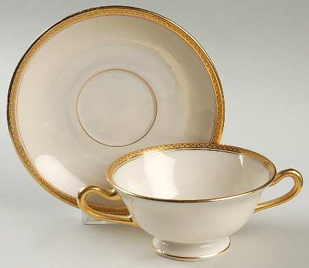 M8 Footed Cream Soup Bowl & Saucer Set