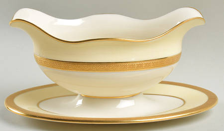 Madison Gravy Boat with Attached Underplate