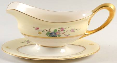 Mandarin Gravy Boat with Attached Underplate