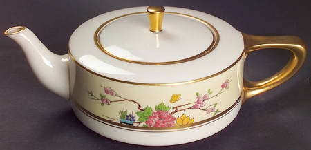 Mandarin Shape 1690 Teapot & Lid