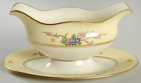 Mandarin Gravy Boat with Attached Underplate