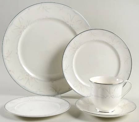 Marianne 40 Piece Estate Set