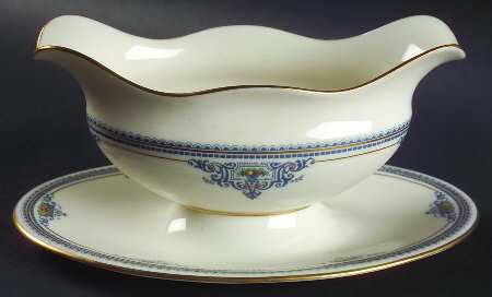 Maryland Gravy Boat with Attached Underplate