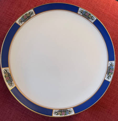 Meadowbrook Large Footed Sandwich Plate