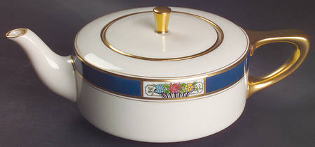 Meadowbrook Shape 1690 Teapot & Lid