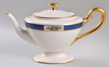 Meadowbrook Shape 742 Small Teapot & Lid