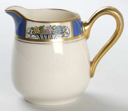 Meadowbrook Breakfast Creamer