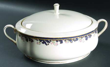Meadow Breeze Round Covered Vegetable