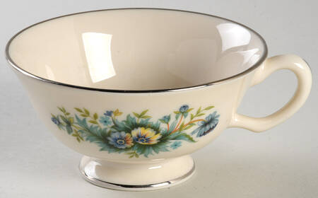 Merrivale Footed Cup
