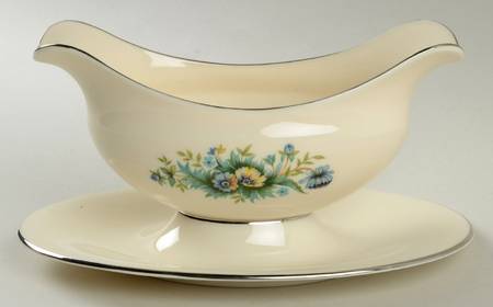 Merrivale Gravy Boat with Attached Underplate