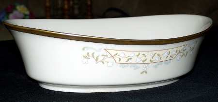 Meadow Song 9" Oval Vegetable Bowl