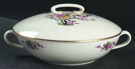 Ming Coupe Round Covered Vegetable