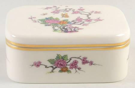 Ming-Birds (Older, Cream, Black Green Stamp) Cigarette Box & Lid