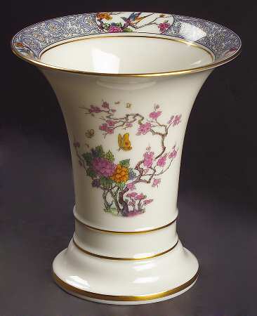 Ming-Birds (Older, Cream, Black Green Stamp) 6" Vase