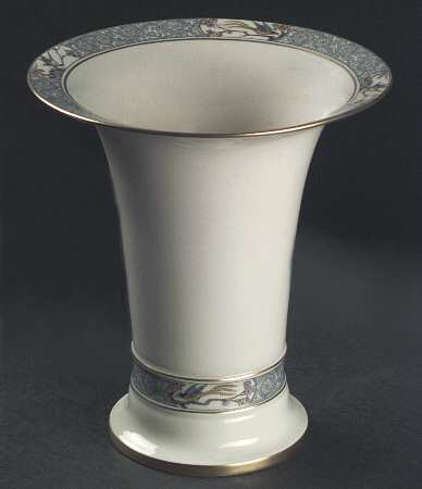 Ming-Birds (Older, Cream, Black Green Stamp) 8" Vase