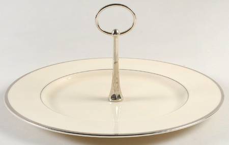 Montclair Round Serving Plate with Handle (DP)