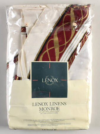 Monroe 62" X 86" Oval Tablecloth by Lenox