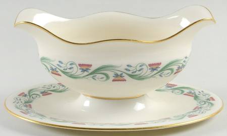Monterey Gravy Boat with Attached Underplate