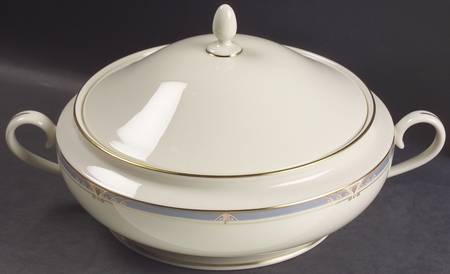 Monterey Round Covered Vegetable