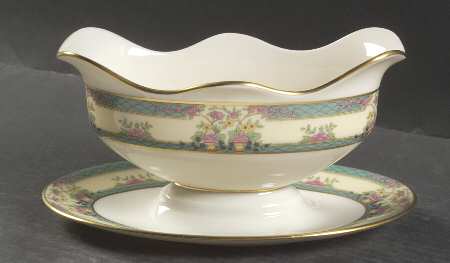 Monticello (Older Green) Gravy Boat with Attached Underplate