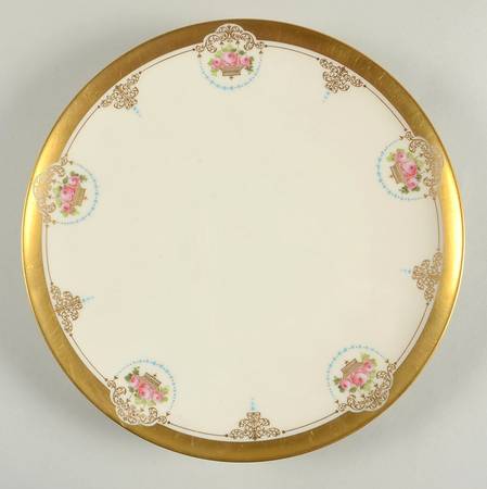 The Mount Vernon 10" Diameter Pedestal Cake Stand
