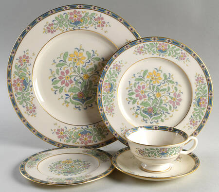 Mystic 40  Piece Estate Set