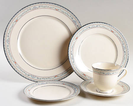 Northern Lights 5 Piece Place Setting