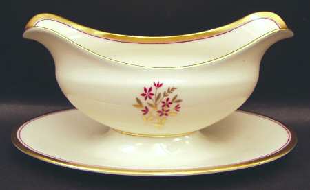 Nydia Gravy Boat with Attached Underplate