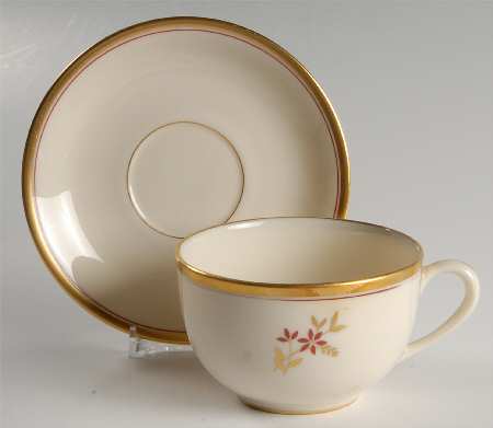 Nydia Oversized Cup & Saucer Set