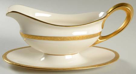 O14 Gravy Boat with Attached Underplate