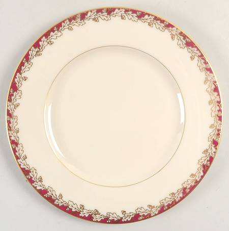 Oakleaf Maroon Luncheon Plate