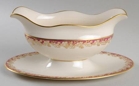 Oakleaf Maroon Gravy Boat with Attached Underplate