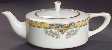 The Orchard Shape 1690 Teapot & Lid