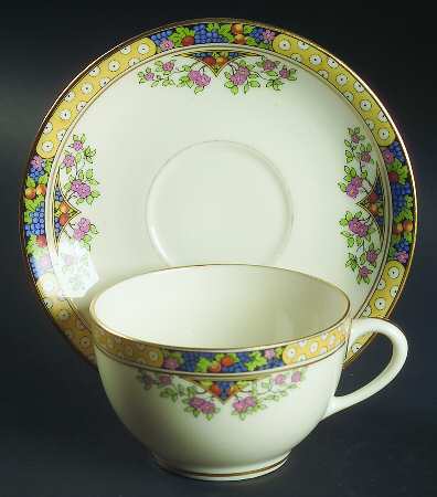 The Orchard Flat Cup & Saucer Set