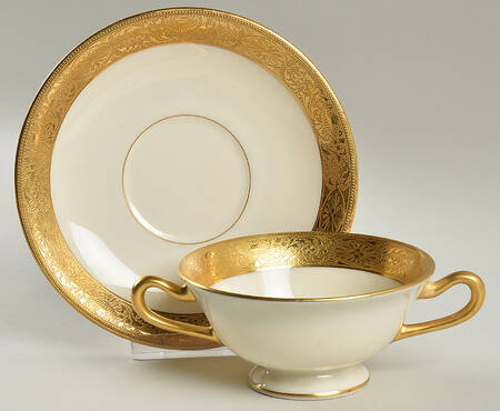 P22 Footed Bouillon Cup & Saucer