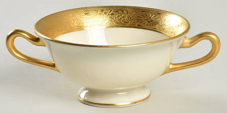 P22 Footed Bouillon Cup
