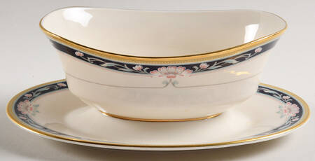 Palmyra Gravy Boat with Attached Underplate