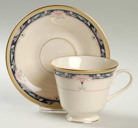 Palmyra Footed Cup & Saucer Set