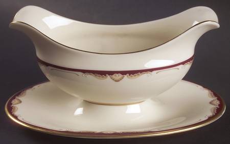 Pierce Gravy Boat with Attached Underplate