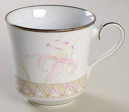 Pink Lily Flat Cup